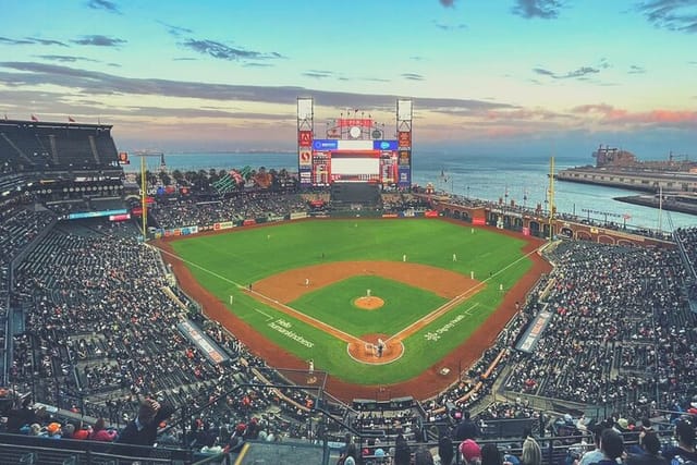 san-francisco-giants-baseball-game-at-oracle-park_1